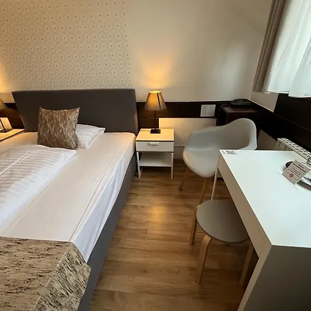 Gloria Center 3*