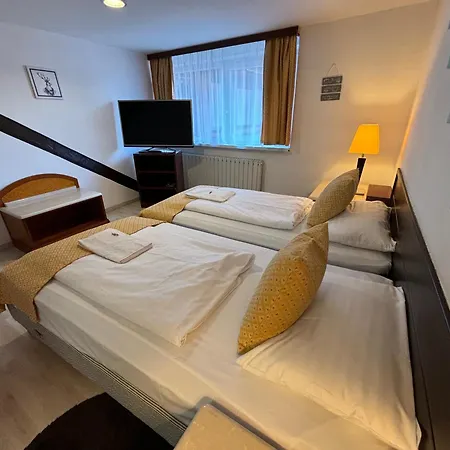 Hotel Gloria Center 3*