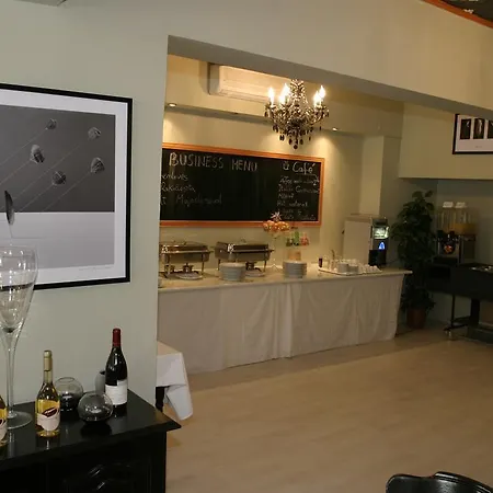 Gloria Center 3* Budapest