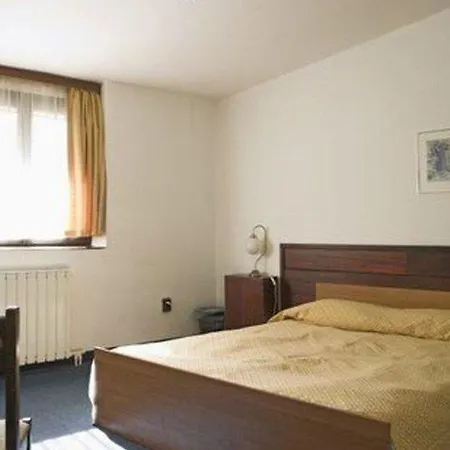 Gloria Center 3* Budapest