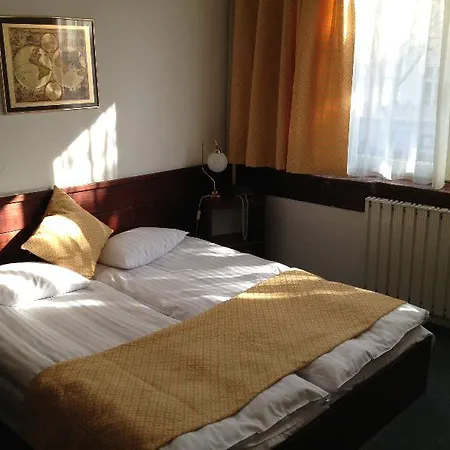 Hotel Gloria Center 3*