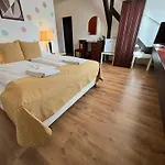 グロリア シティ センター ホテル 3*