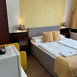 グロリア シティ センター 3*