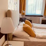 Gloria Center 3*