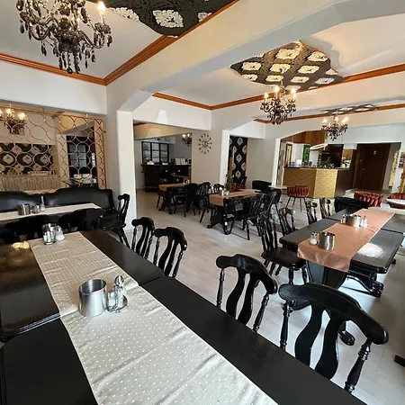 Hotel Gloria Center