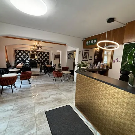 Hotel Gloria Center 3*