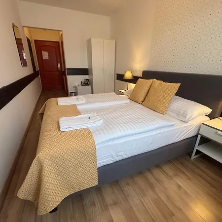 Gloria Center Hotel