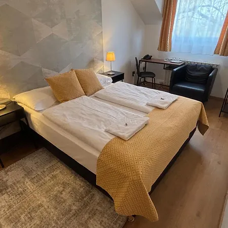 Hotel Gloria Center 3*