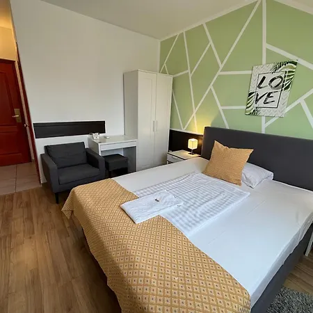 Gloria Center Hotel