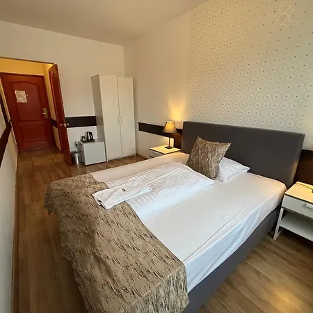 Hotel Gloria Center