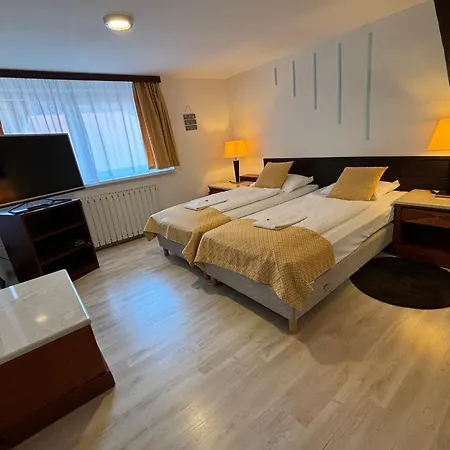 Hotel Gloria Center