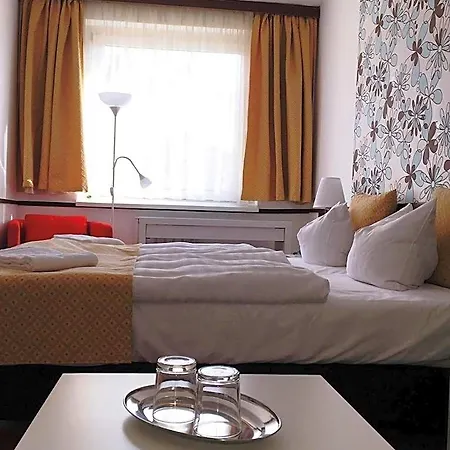 Gloria Center 3* Budapest