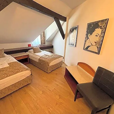 Gloria Center 3* Βουδαπέστη