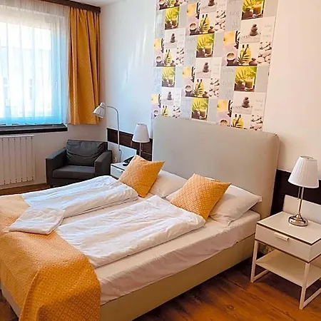 Hotel Gloria Center 3*