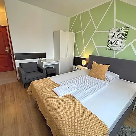 Gloria Center 3* Βουδαπέστη