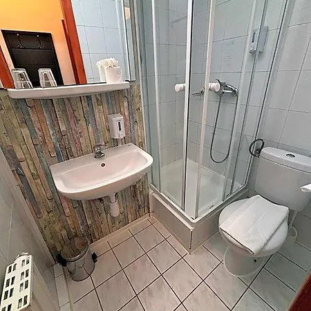 Gloria Center 3*