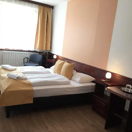 Gloria Center 3* Boedapest