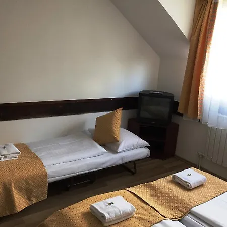 Hotel Gloria Center