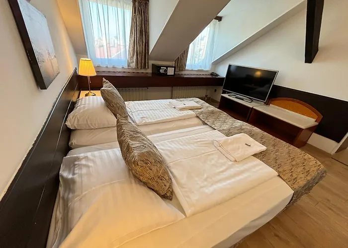 Hotel Gloria Center 3*