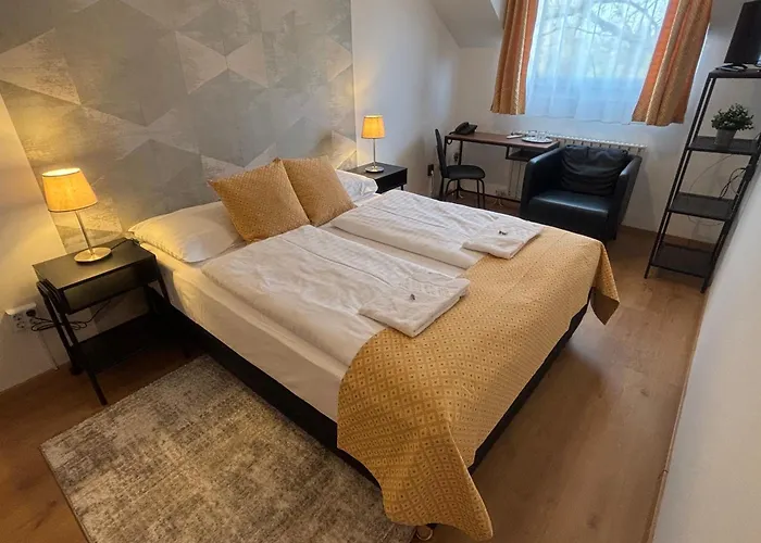 Hotel Gloria Center 3*