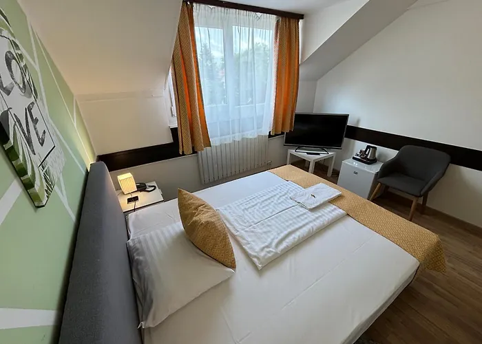 Hotel Gloria Center 3*