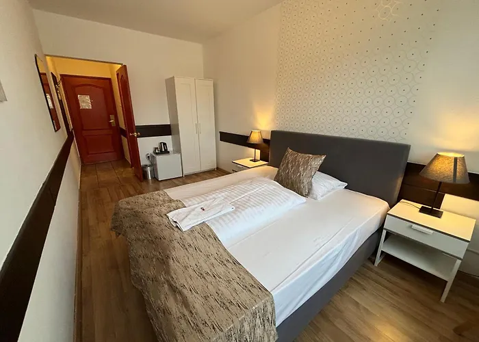Hotel Gloria Center