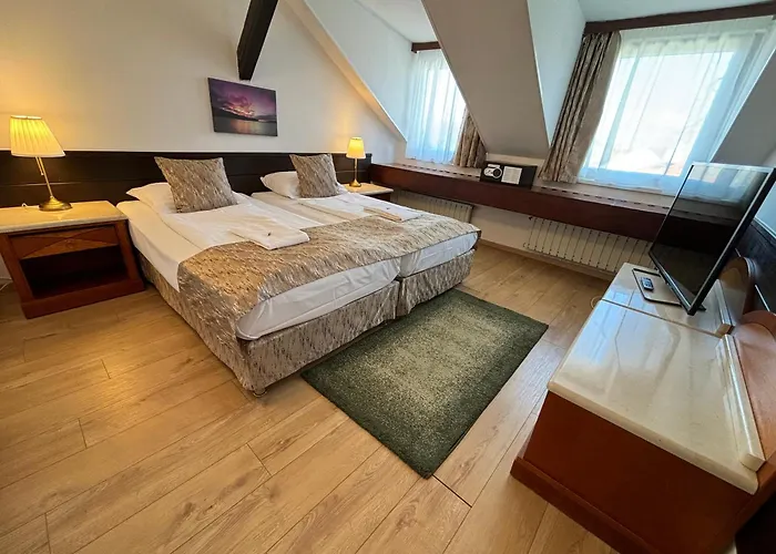 Gloria Center 3* Budapest