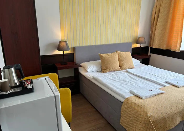 Gloria Center 3*