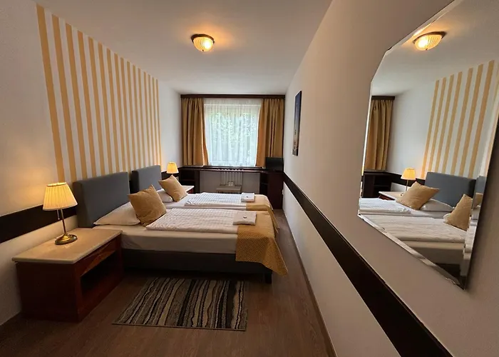 Hotel Gloria Center 3*