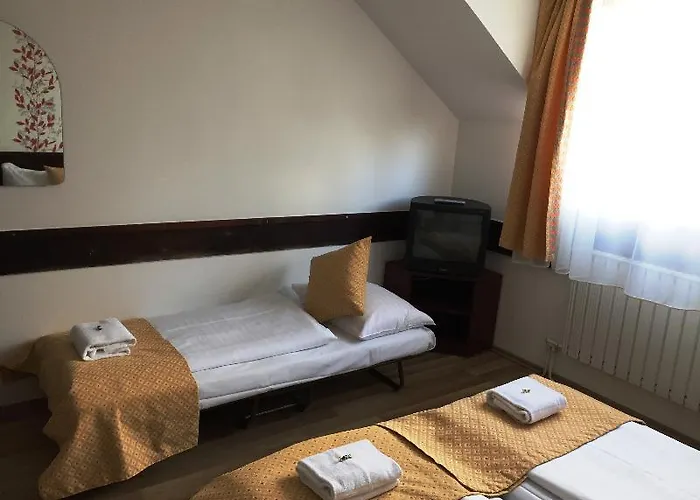 Hotel Gloria Center