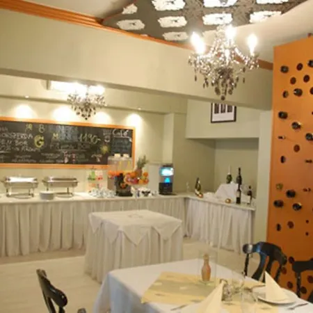 Gloria Center 3* Budapest