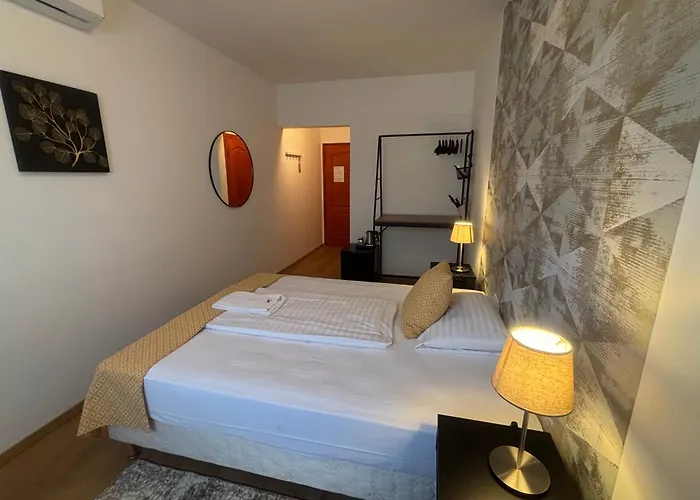 Gloria Center 3* Budapest